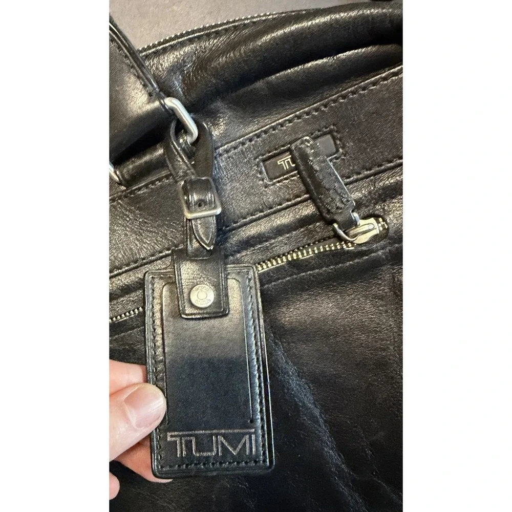 TUMI Black Leather Briefcase Messenger Business Travel Bag Strap